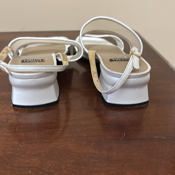 STUART WEITZMAN size 8 sandals - Picture 4 of 5